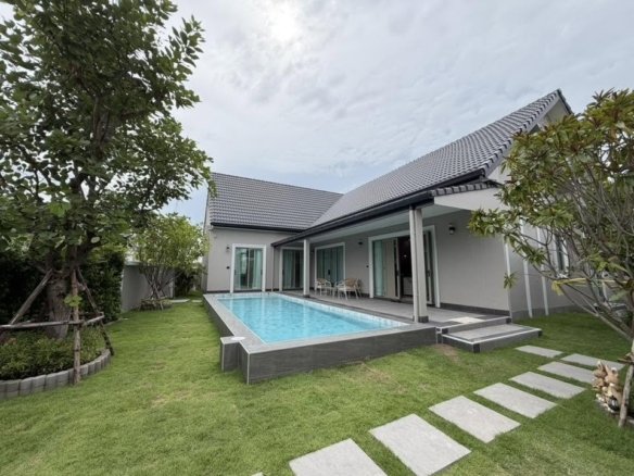 SST261006 Modern Luxury Pool Villa in Siam Country Club - Chai Phra Witthi